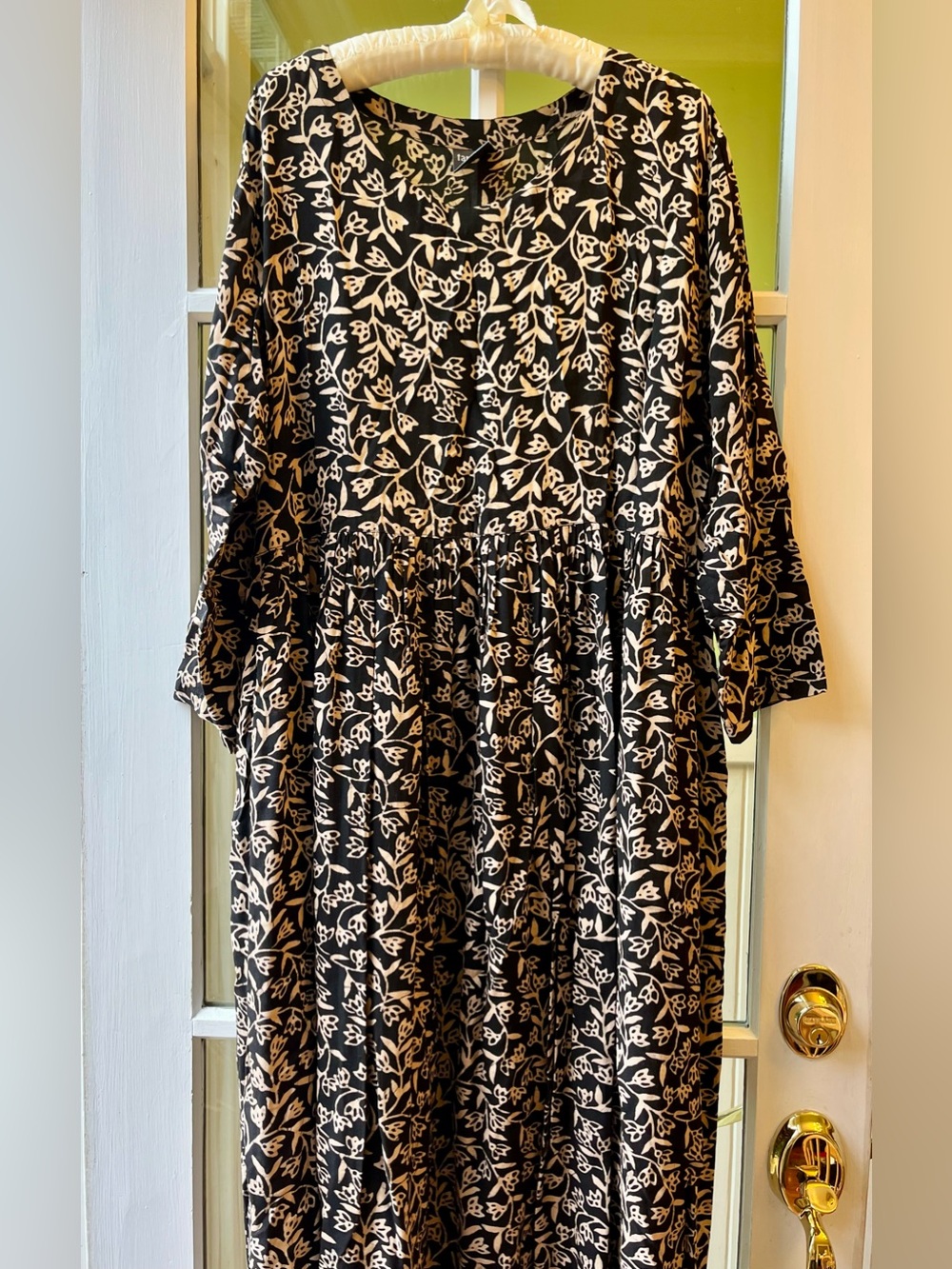 Tamba Batik Black & Cream Floral Maxi Dress from Indonesia - Picture 2 of 9
